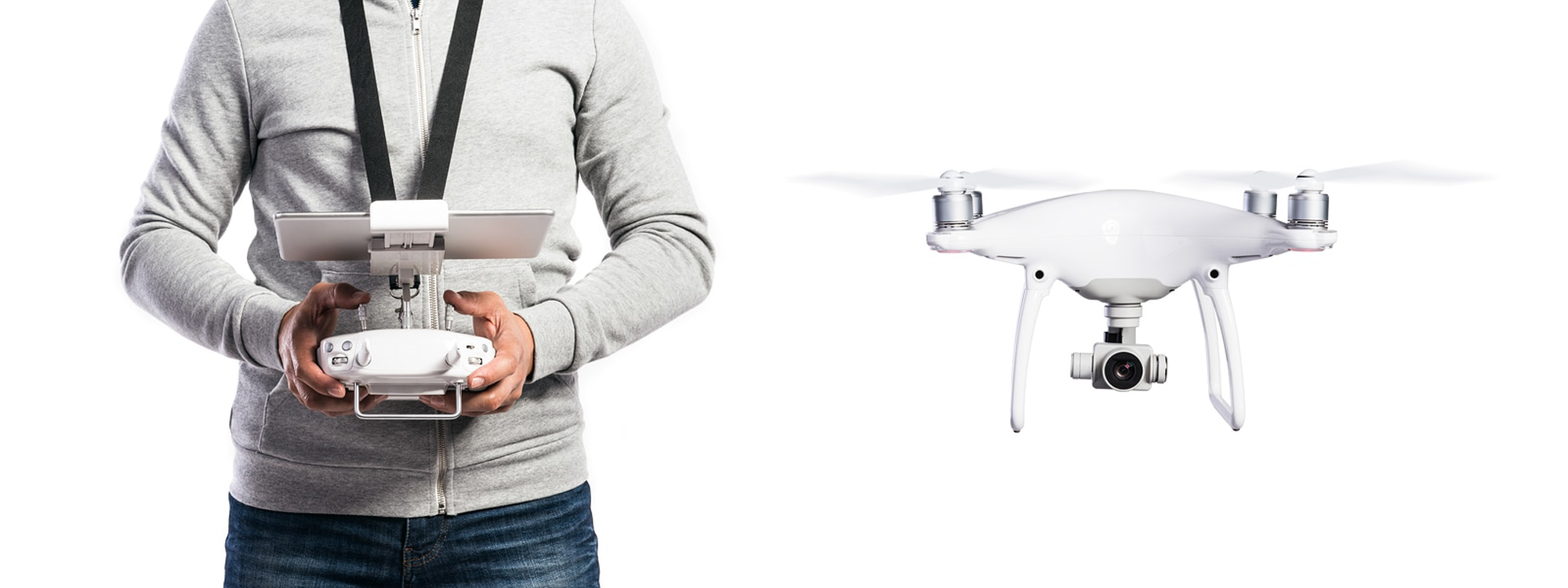 日程調整が済みましたらスケジュールを策定し、訓練日にドローン飛行訓練を実施